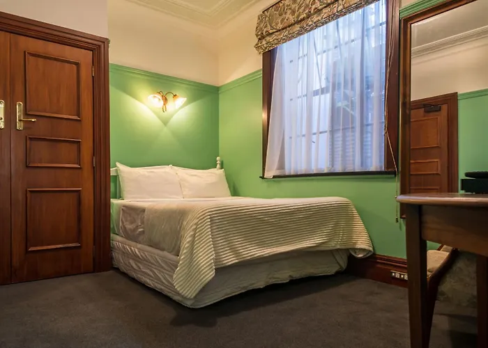 Wellesley Boutique Hotel
